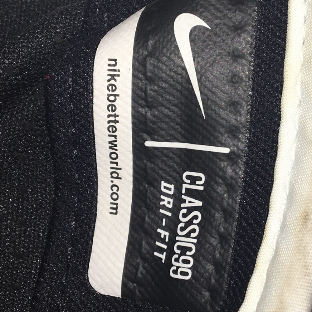 Nike hat - Picture 4 of 5